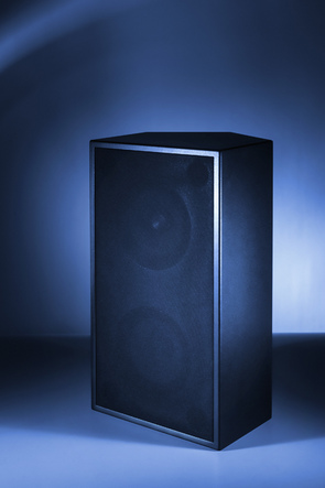 Smartes Design in schlichtem Schwarz: So präsentiert sich der Highend-Lautsprecher acousticon dB-110. Perfekt für das moderne Anpass-Studio in der Hörakustik.